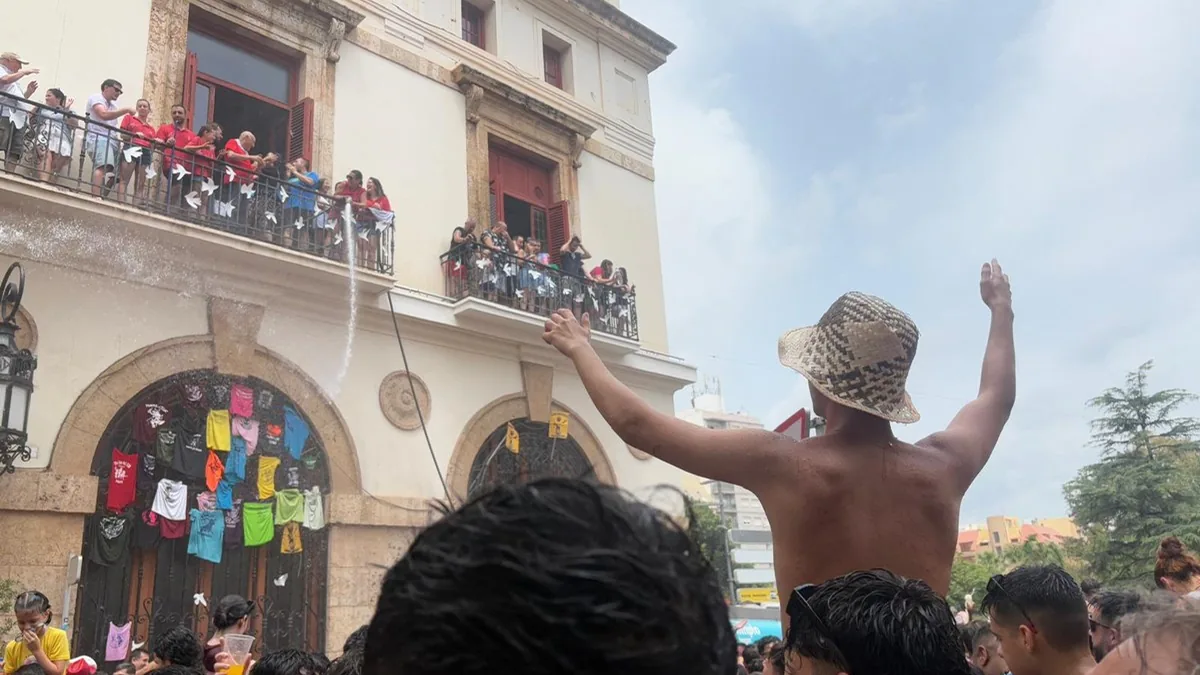 El chupinazo y la xopà reunieron a miles de personas