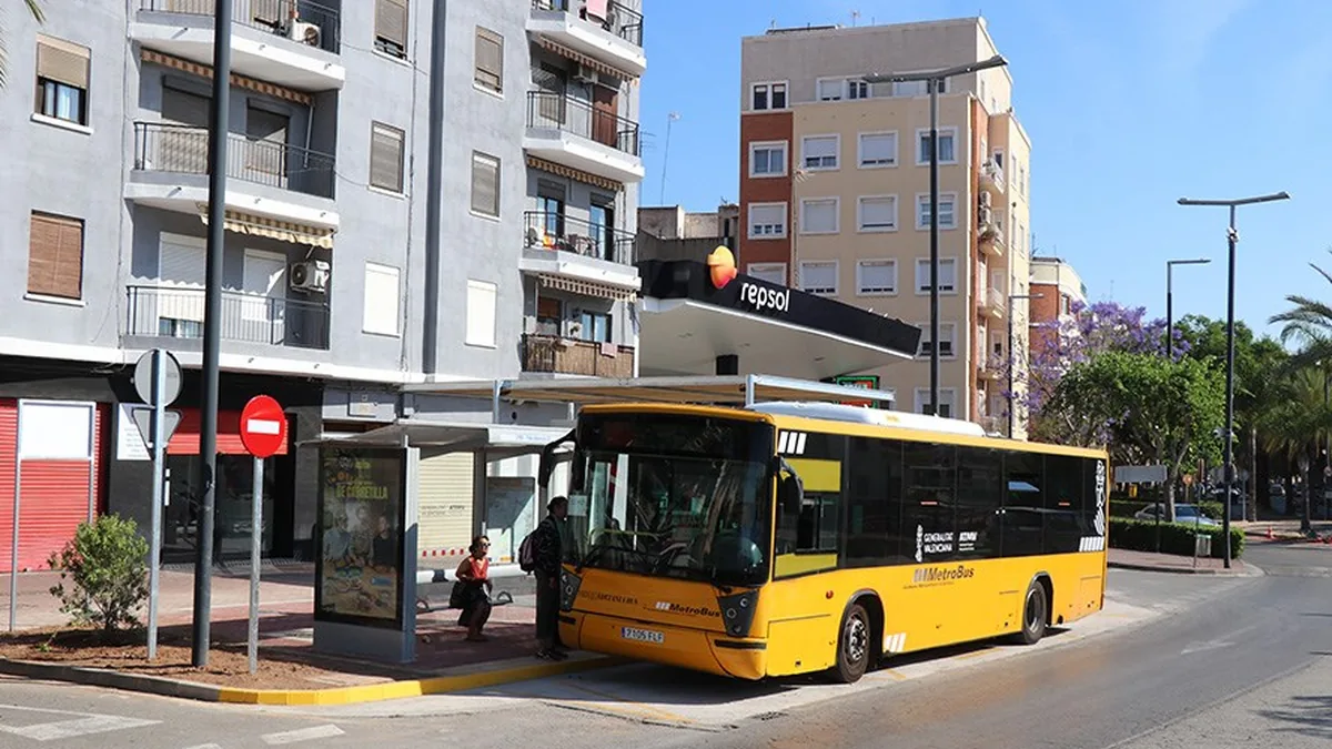 Imagen de archivo de transporte público e intermodalidad